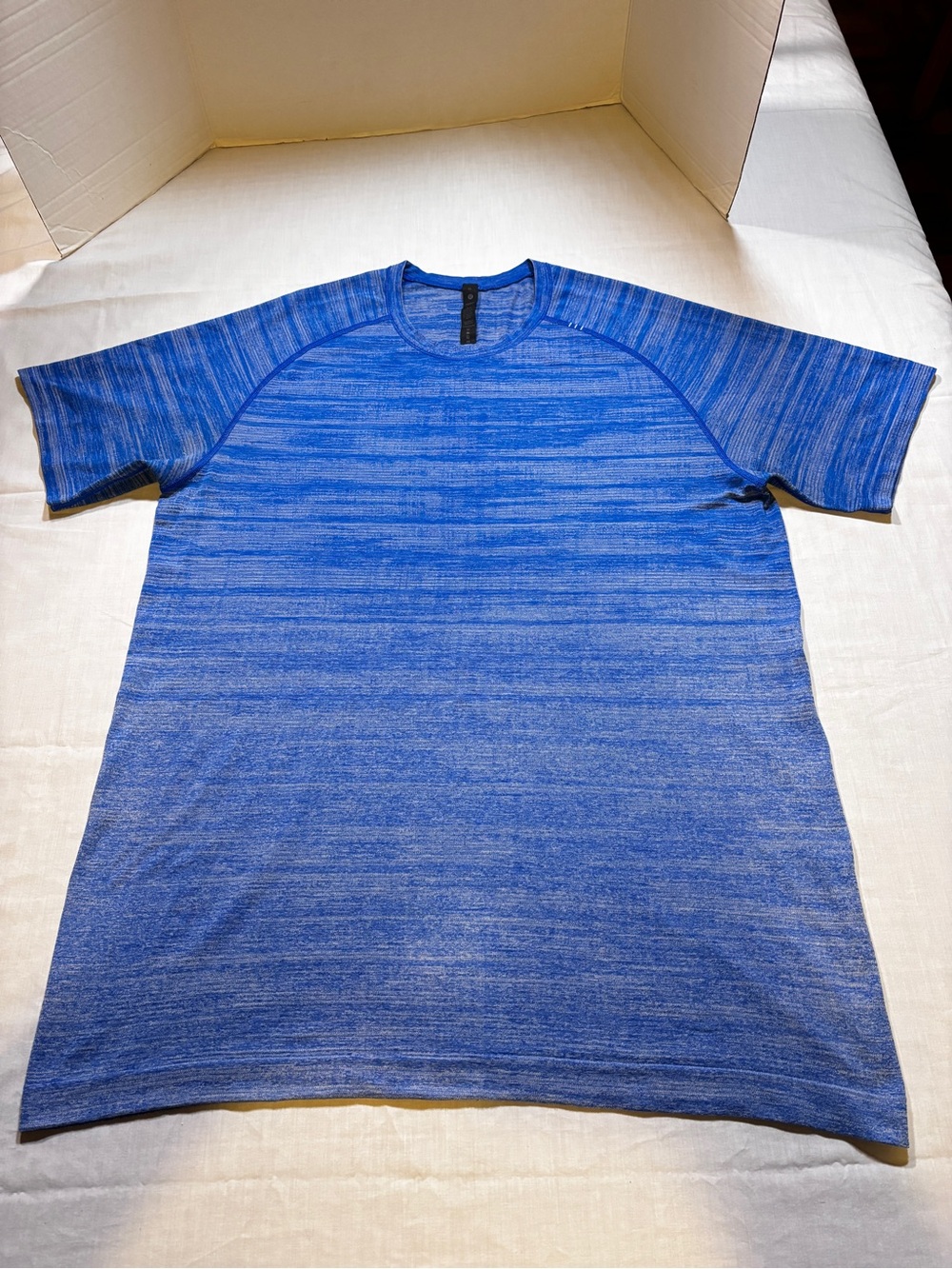 Lululemon Metal Tech Short Sleeve 2.0 Shirt Men XLarge Blue/White Slim Fit